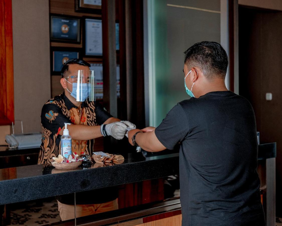 Oxville Hotel Padang  Extérieur photo