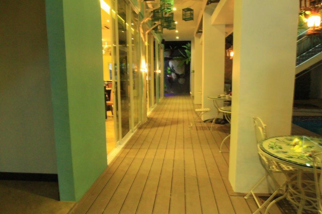 Oxville Hotel Padang  Extérieur photo
