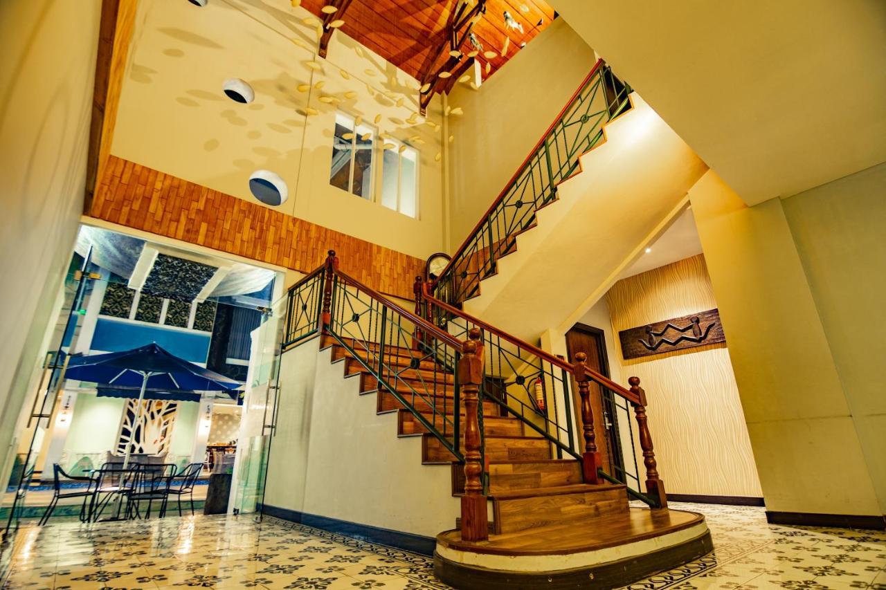 Oxville Hotel Padang  Extérieur photo