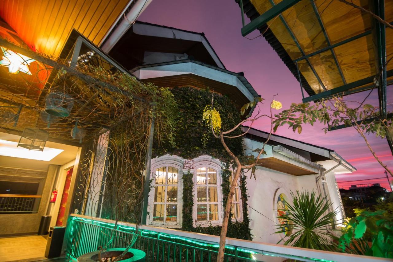 Oxville Hotel Padang  Extérieur photo