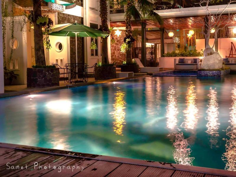 Oxville Hotel Padang  Extérieur photo