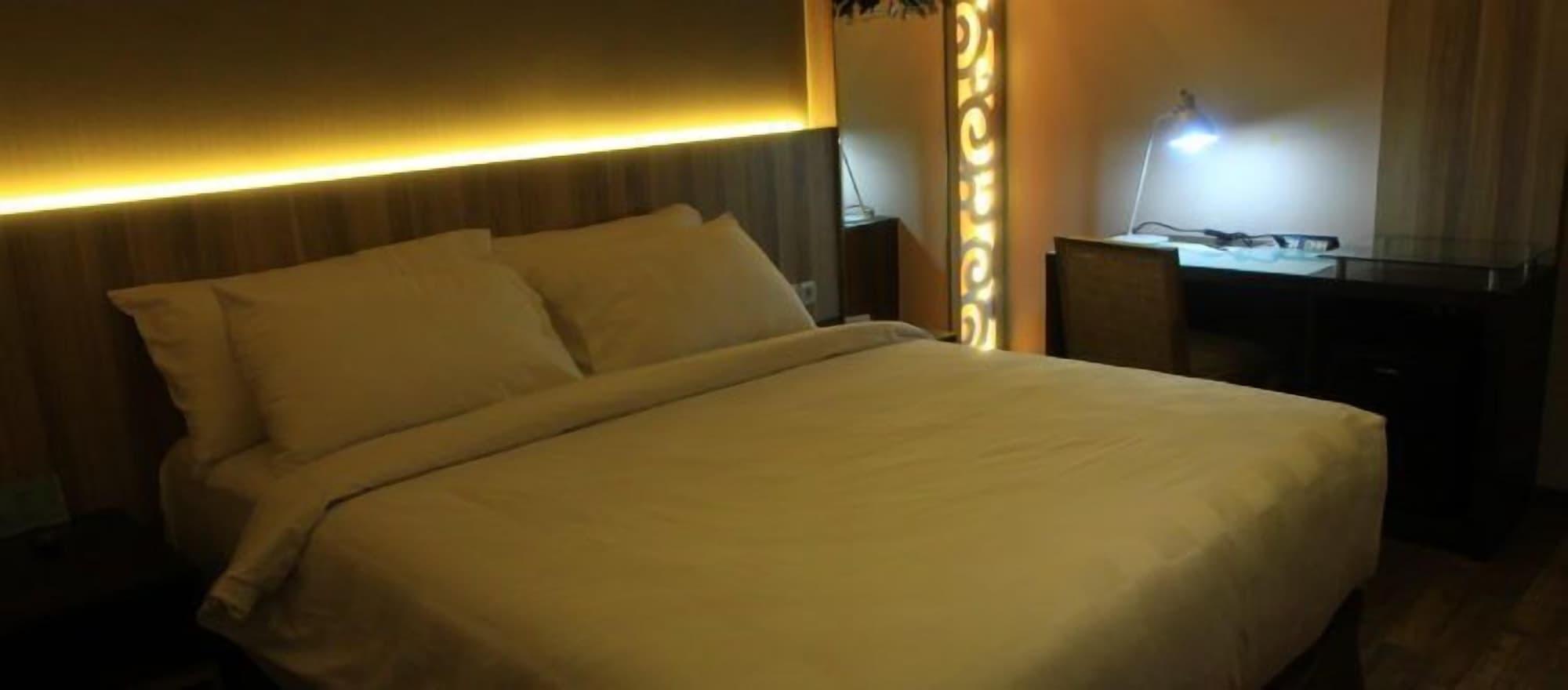 Oxville Hotel Padang  Extérieur photo