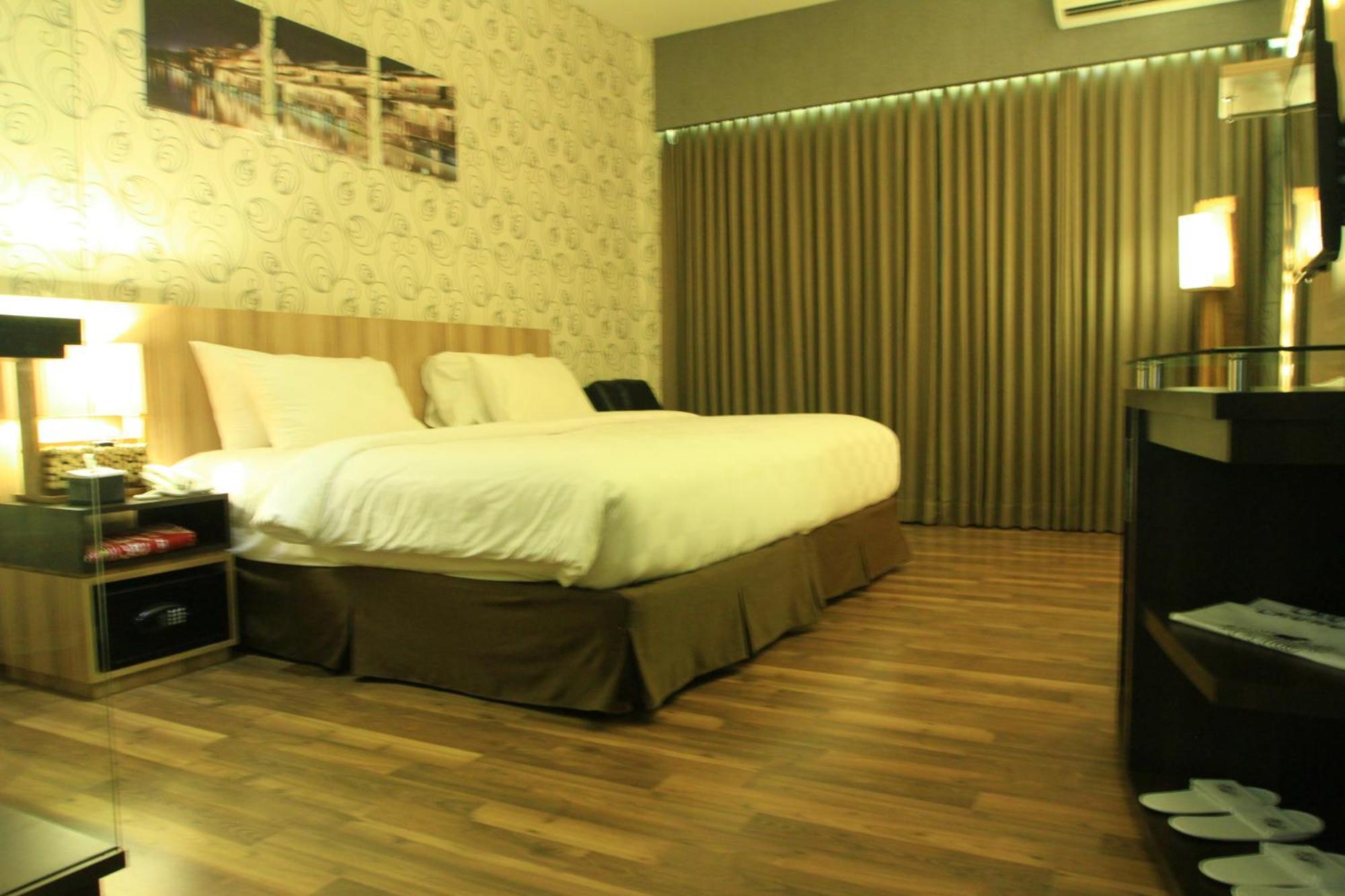 Oxville Hotel Padang  Chambre photo