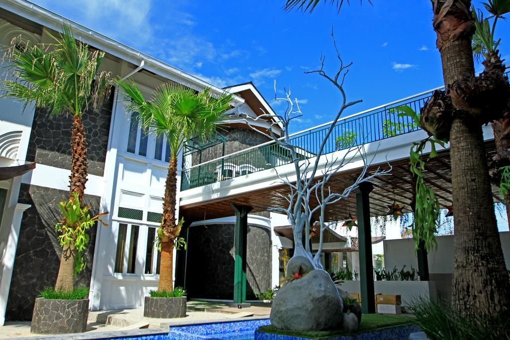 Oxville Hotel Padang  Extérieur photo